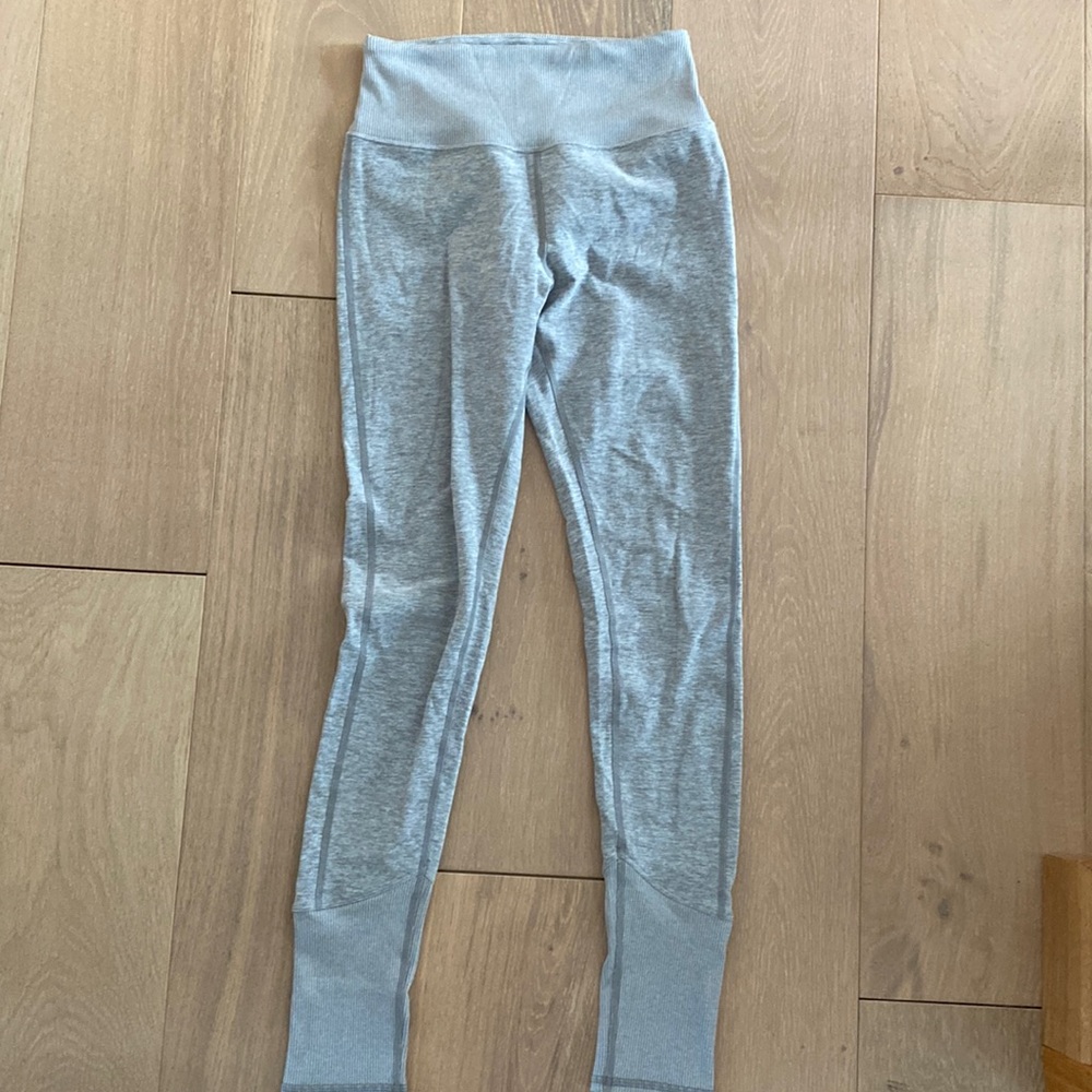 Alo leggings, worn once!